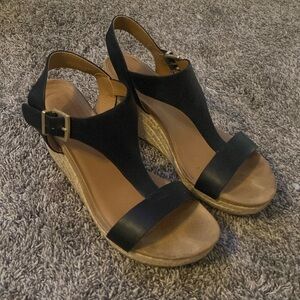Kenneth Cole Reaction Wedges